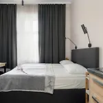 Apartamento Elegant Very Berry In By Renters Poznan