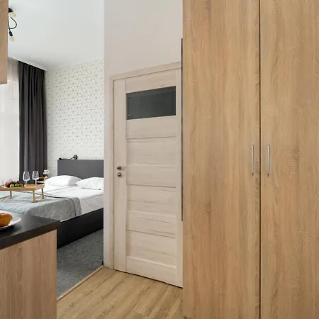 Elegant Very Berry In By Renters * Poznań