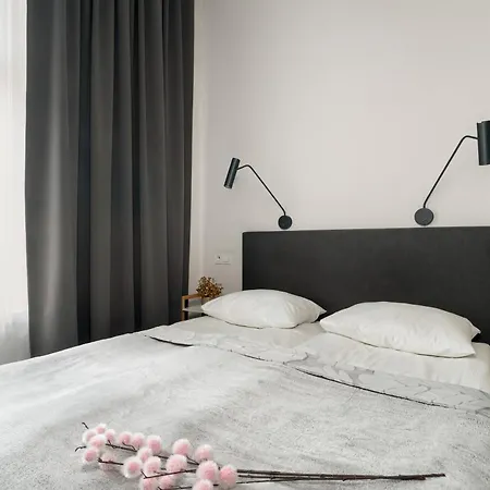 Apartamento Elegant Very Berry In By Renters Poznań