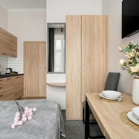 Elegant Very Berry In By Renters