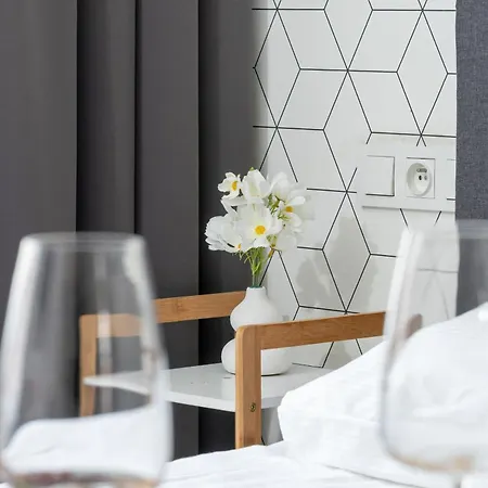 Very Berry - Glogowska 39-5 - Targowe, Self Check In 24h Apartment *