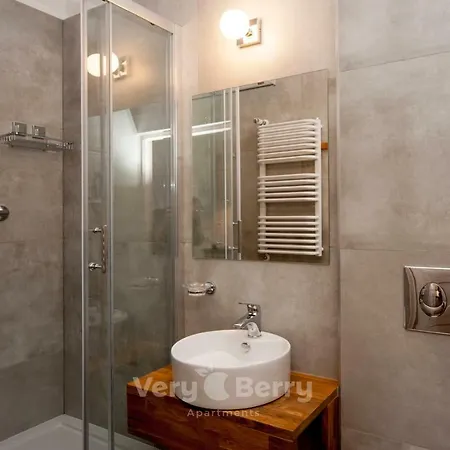 Apartment Very Berry - Glogowska 39-5 - Targowe, Self Check In 24h