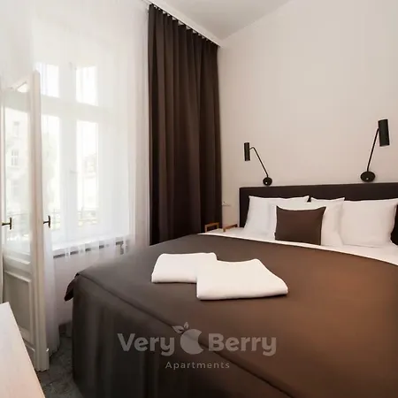 Very Berry - Glogowska 39-5 - Targowe, Self Check In 24h Apartment *