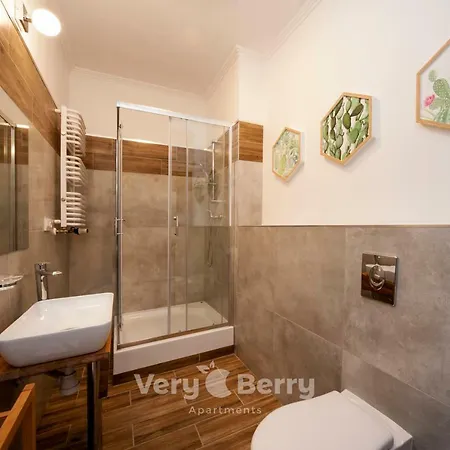 Very Berry - Glogowska 39-5 - Targowe, Self Check In 24h Apartment *
