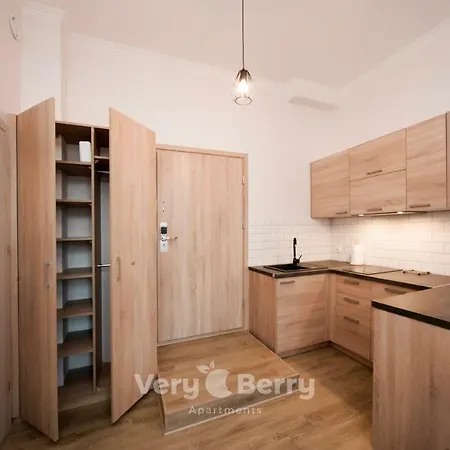 Very Berry - Glogowska 39-5 - Targowe, Self Check In 24h Apartment