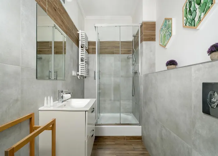 Elegant Very Berry In By Renters