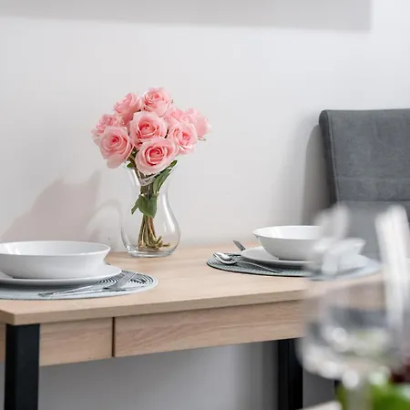 Elegant Very Berry In By Renters Poznań