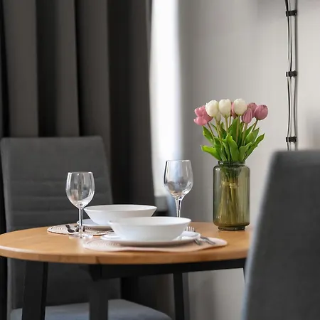 Elegant Very Berry In By Renters Poznan