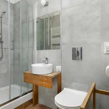 Elegant Very Berry In By Renters *