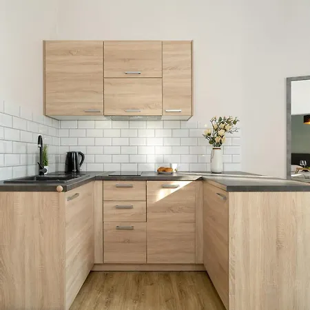 Elegant Very Berry In By Renters * Poznań