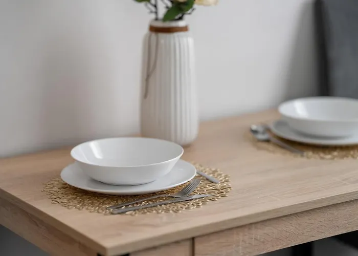 Elegant Very Berry In By Renters شقة