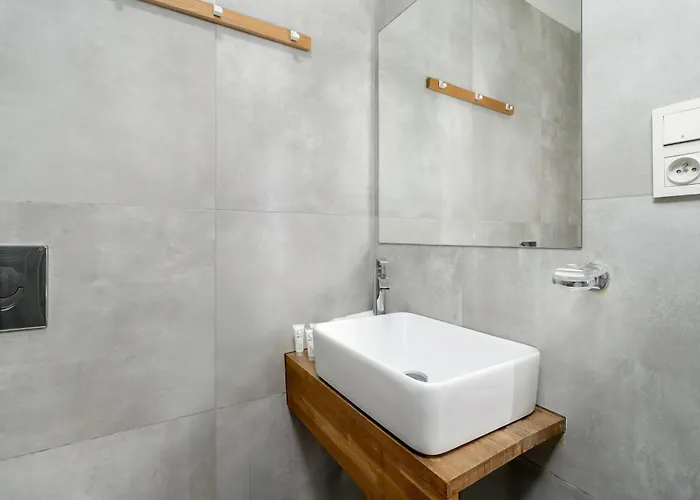 Elegant Very Berry In By Renters