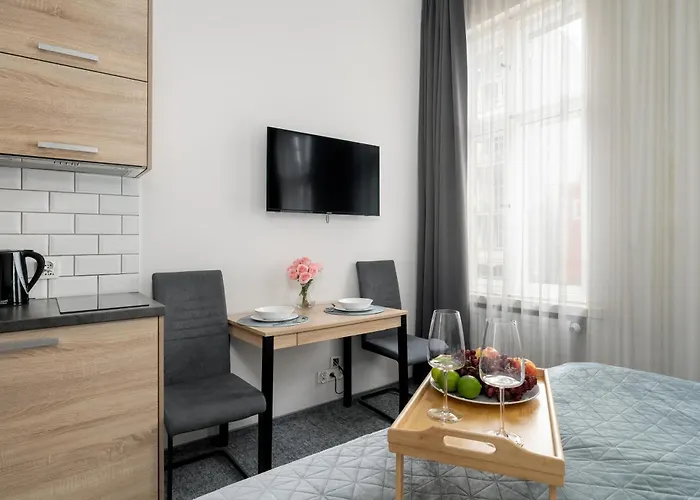 Elegant Very Berry In By Renters Daire