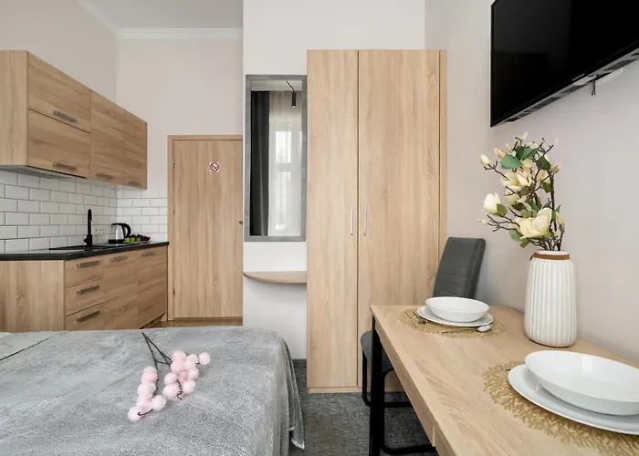 Elegant Very Berry In By Renters