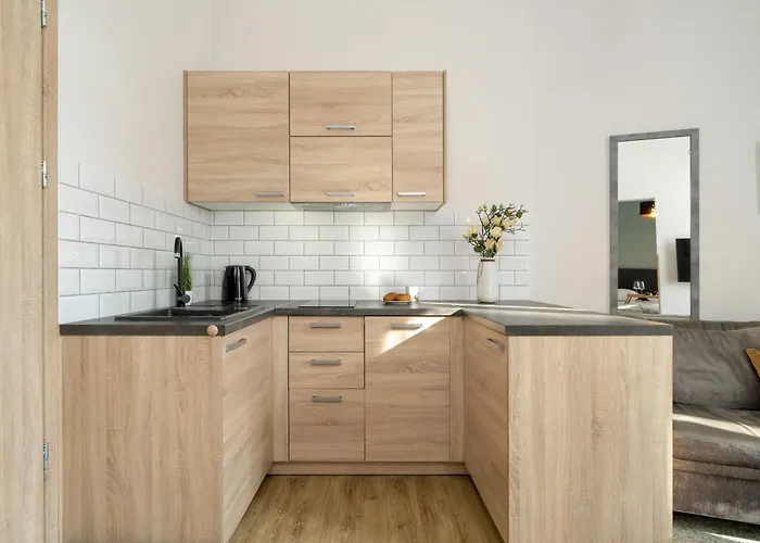 Elegant Very Berry In By Renters * بوزنان