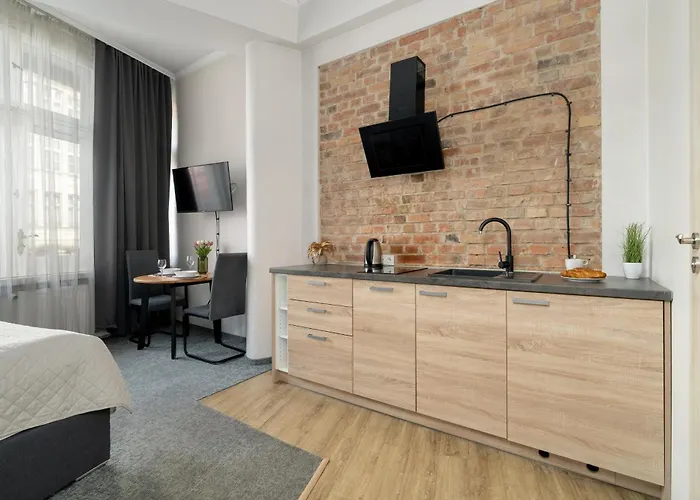 Elegant Very Berry In By Renters شقة *