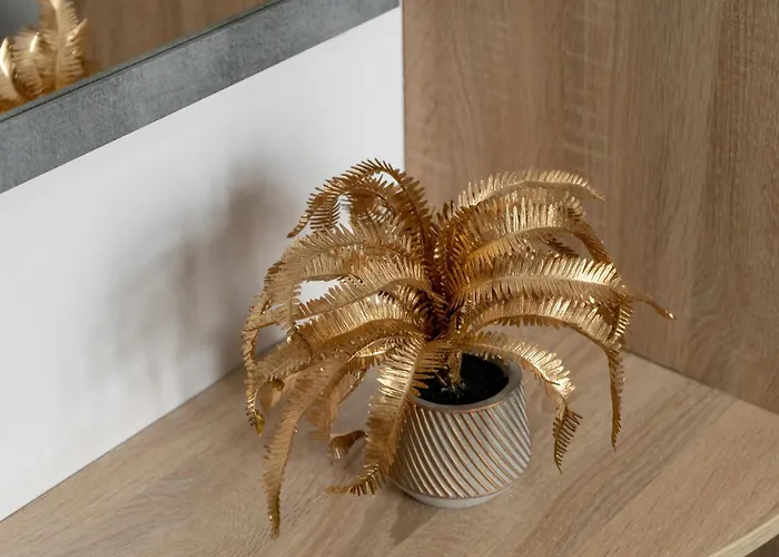 Daire Elegant Very Berry In By Renters Poznan